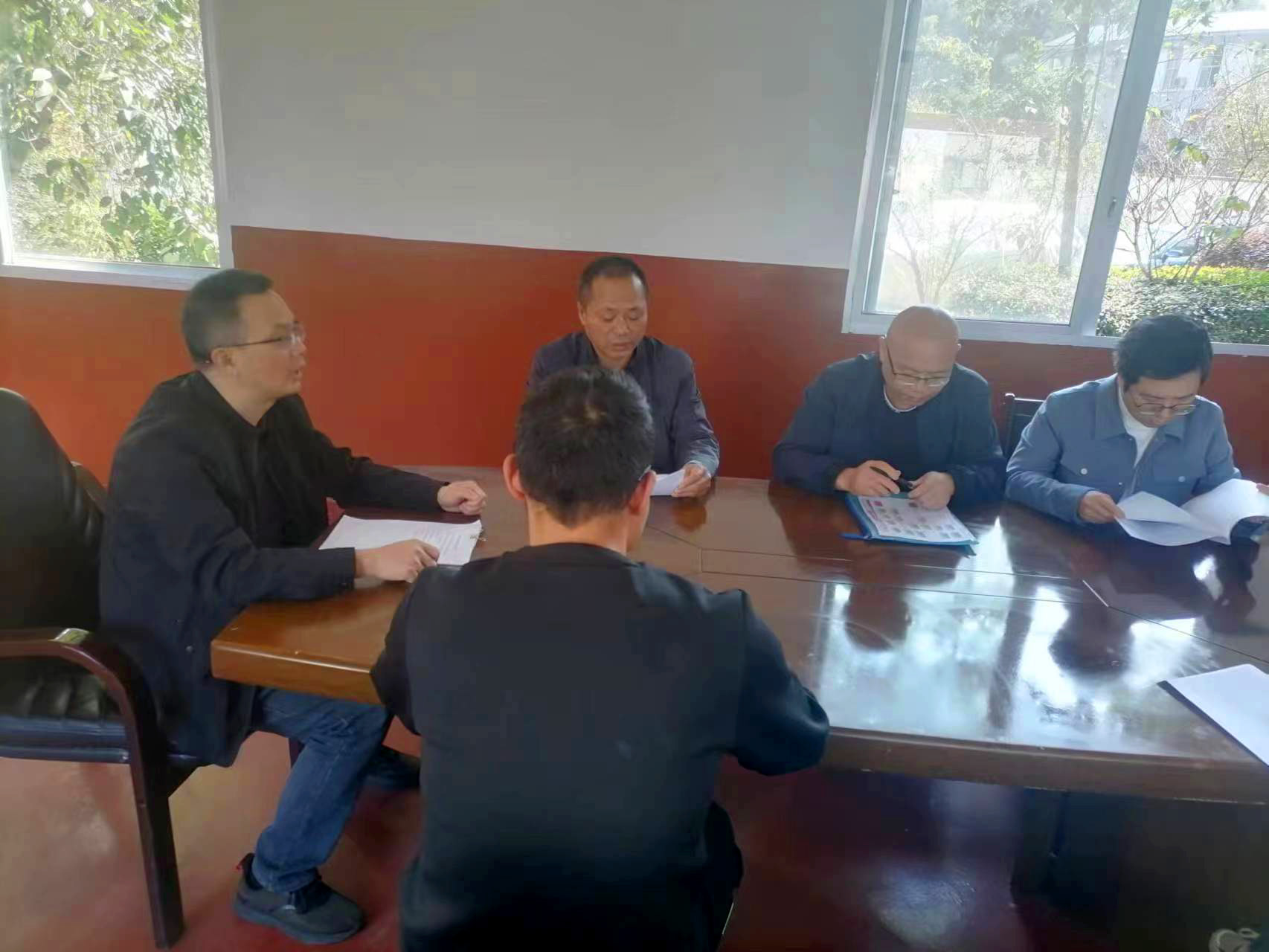 【主題教育·我在崗位做貢獻】 推進村企合作造林，助力鄉(xiāng)村振興