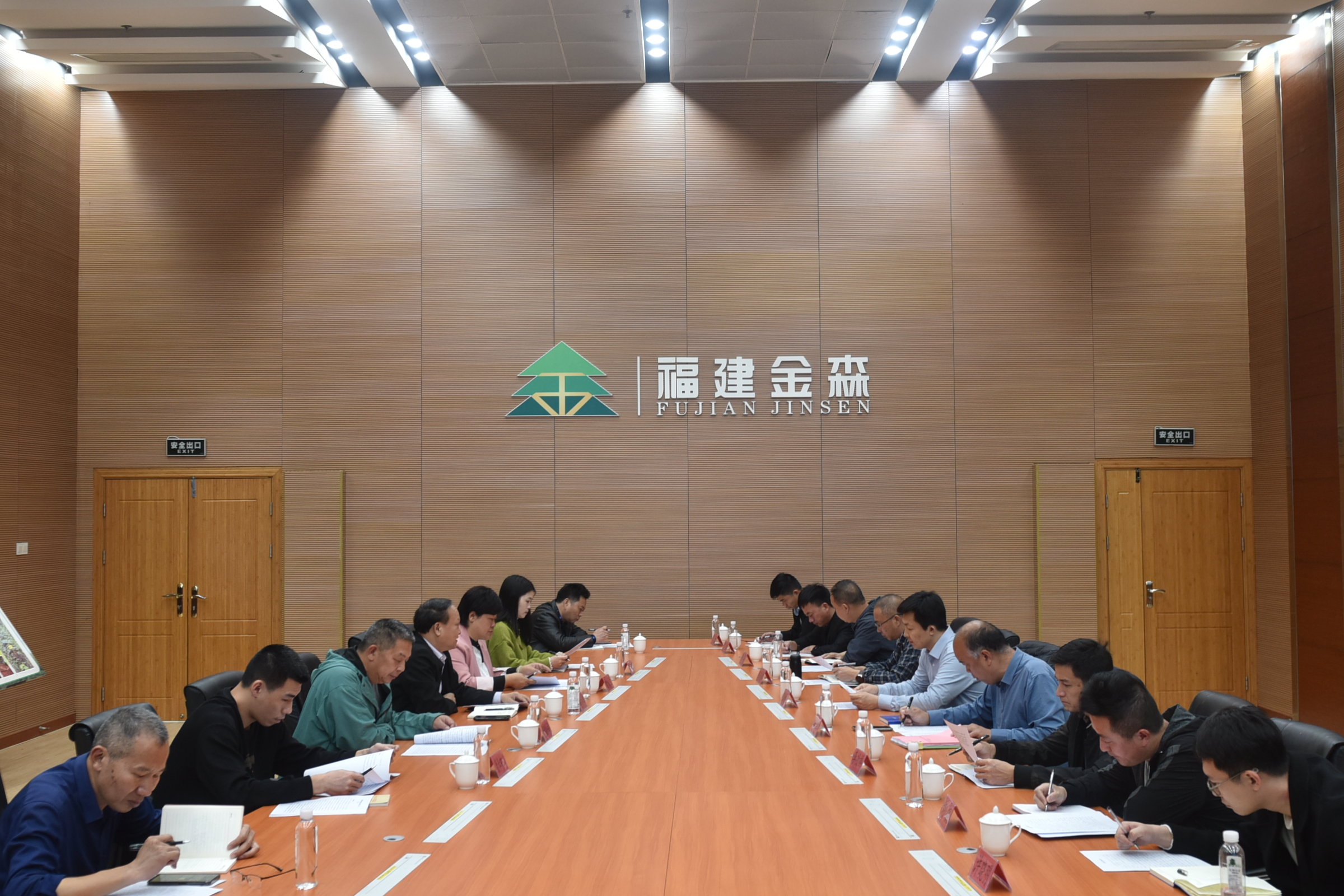 江西省萬(wàn)安縣考察團(tuán)至福建金森考察學(xué)習(xí)